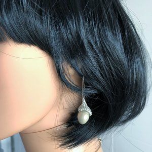 Modern pearl earrings